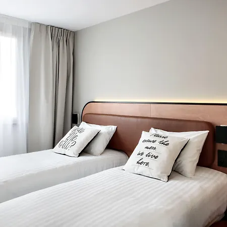 Moxy Bastille Hotel
