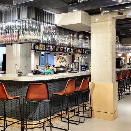 Moxy Bastille 3*