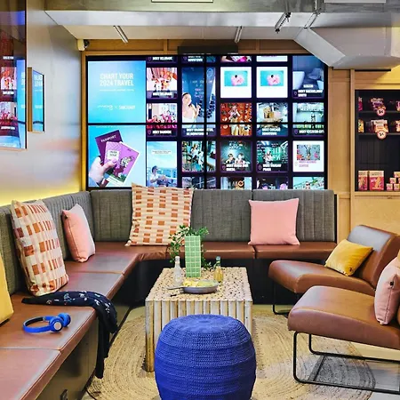 Moxy Bastille Hotel