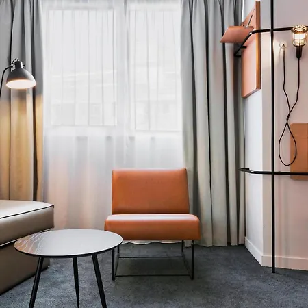 Hotel Moxy Bastille 3*