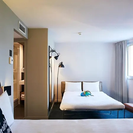 Moxy Bastille 3*