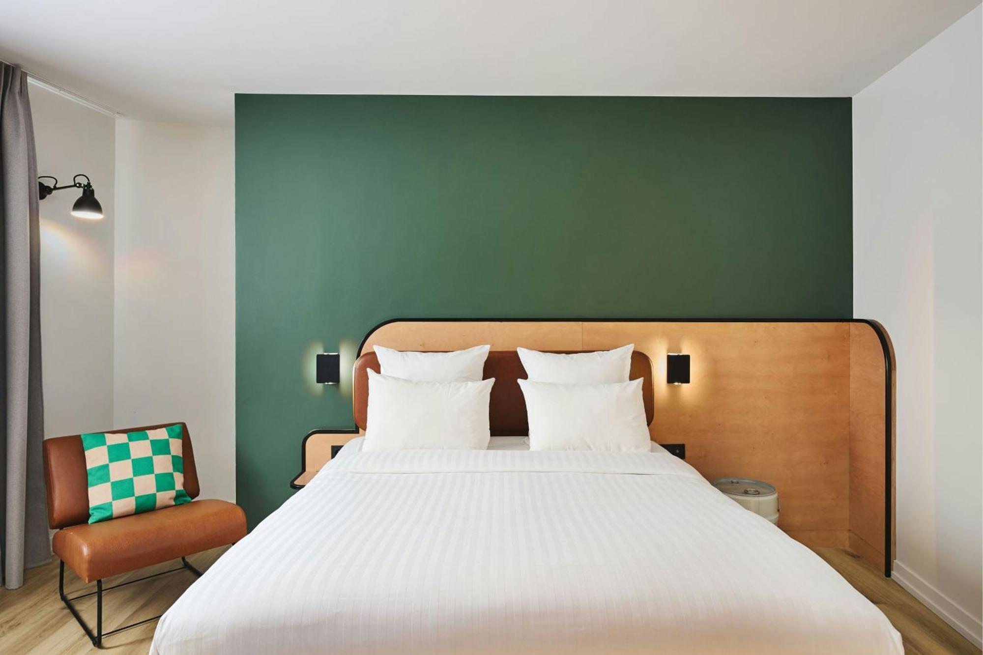 Moxy Bastille Hotel 3*
